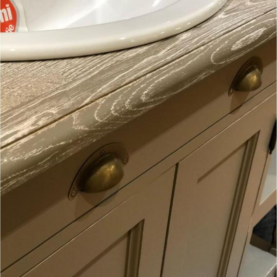 mediteransky kupelnovy skrin provansalsky country malovany umyvadlovy renovacia balaton chata toskansky taliansky nabytky skladom kvalitny lameridiana povrch.jpg